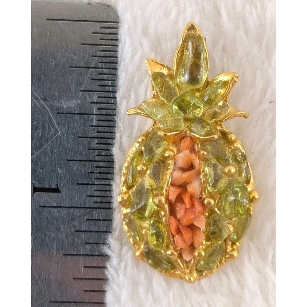 Vintage‎ Gold Tone Pineapple Pendant Green Glass Cabochon & Chip Stones Tropical